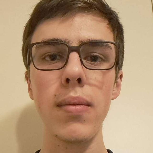 Thibault C., développeur chez Synor, agence IA à Genève